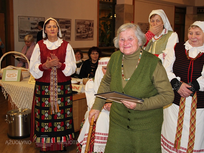 Bibliotekos padėka įteikta ir  S. Voluntienei