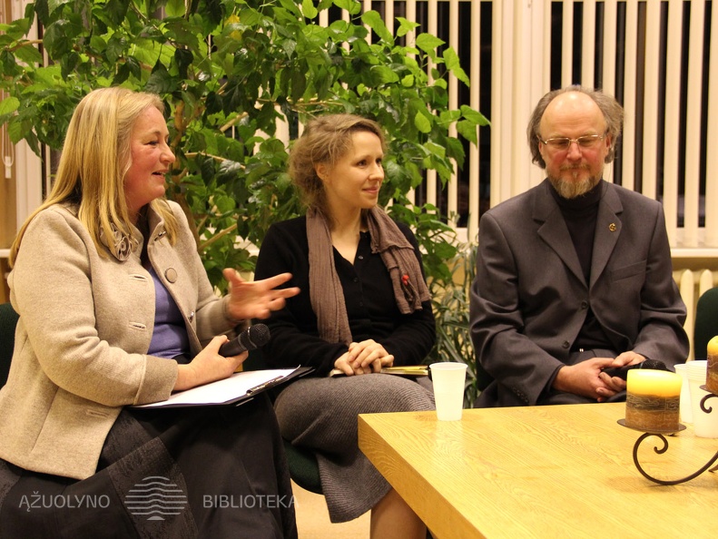 Rimantė Tamoliūnienė, Eglė Lukšaitė, kun. prof. Romualdas Dulskis