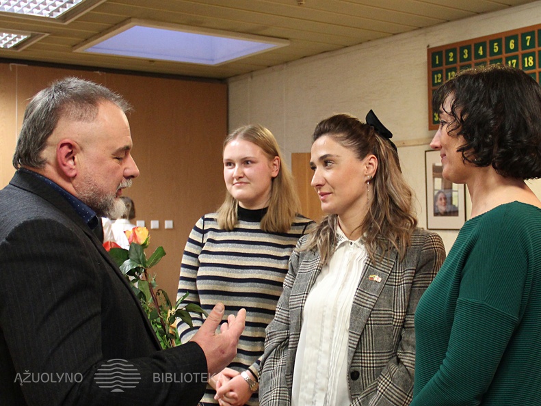 Centre – Sakartvelo ambasados patarėja kultūros klausimais Salome Vekua