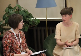 KAVB Meno ir muzikos skyriaus vadovė Julija Genienė ir leidinio sudarytoja Emilija Vaginytė